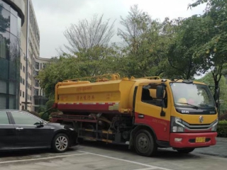 小车清理化粪池4